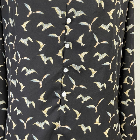 Karen Kane Seagull Print Blouse. Size S - Picture 3 of 13